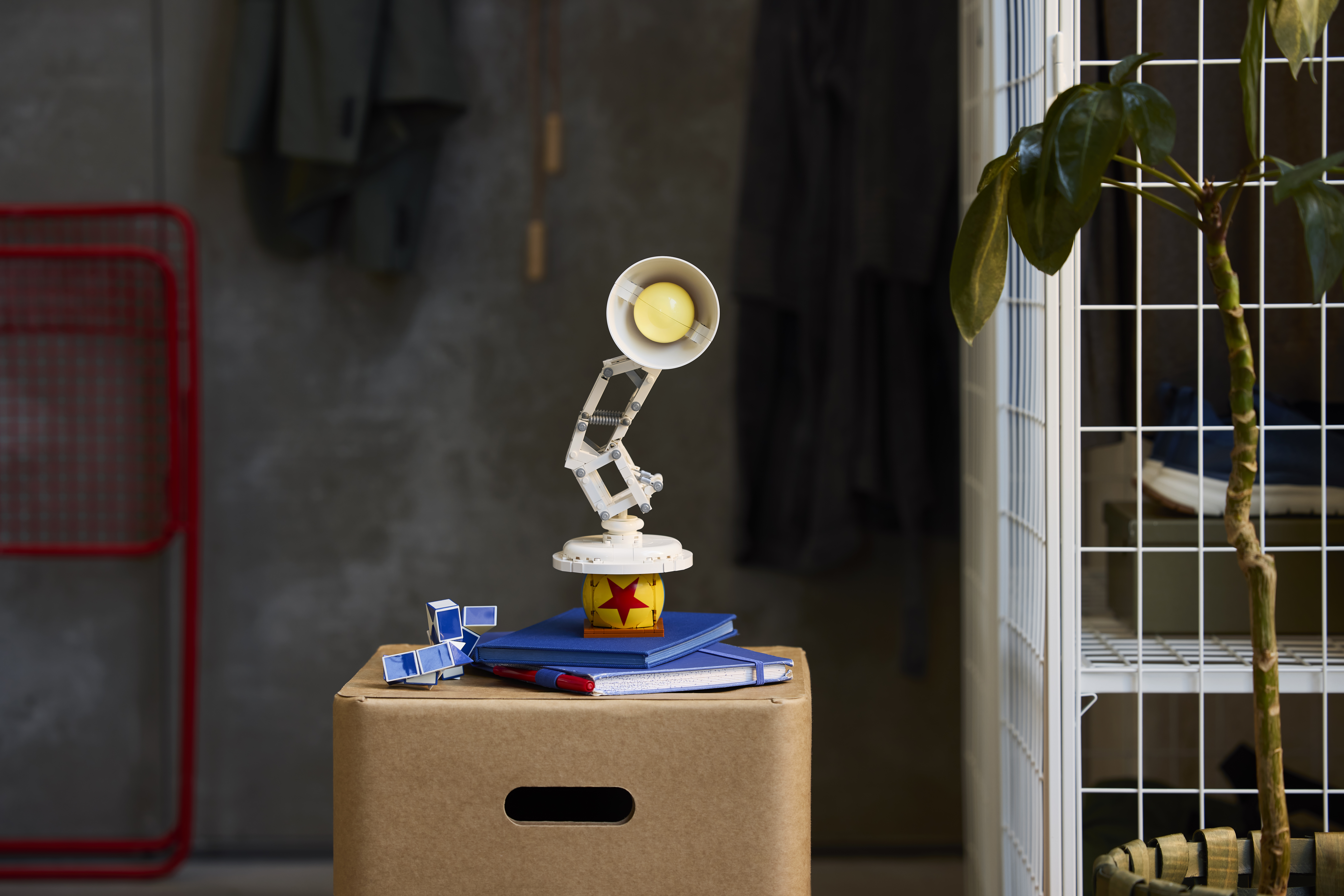 LEGO Ideas Pixar Luxo Jr - About Us - LEGO.com LEGO Ideas Pixar Luxo Jr - About Us - LEGO.com