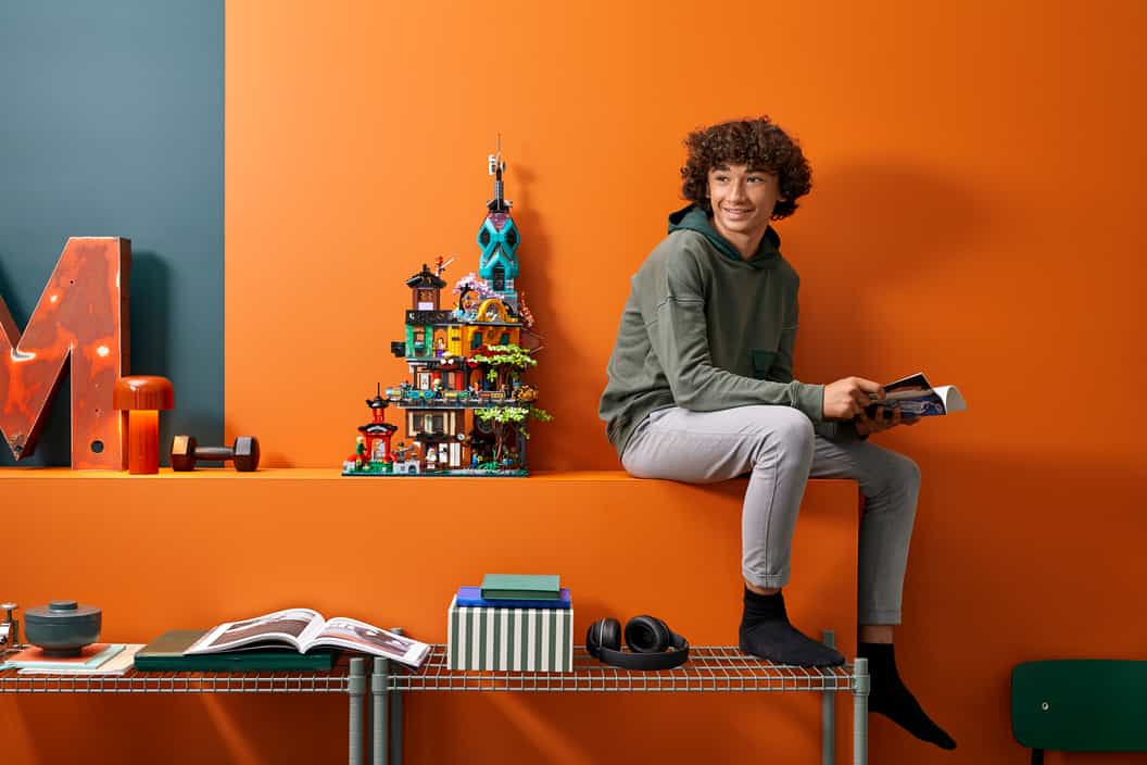Lego Ninjago Marks Its 10 Year Anniversary With Legacy Sets And Stylish Collabs About Us Lego Com Lt