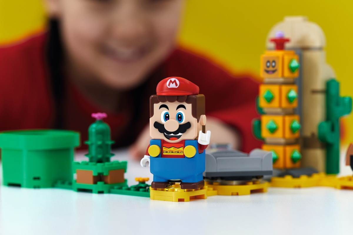 Persuasion sund fornuft Gemme Super Mario Product Reveal - About Us - LEGO.com