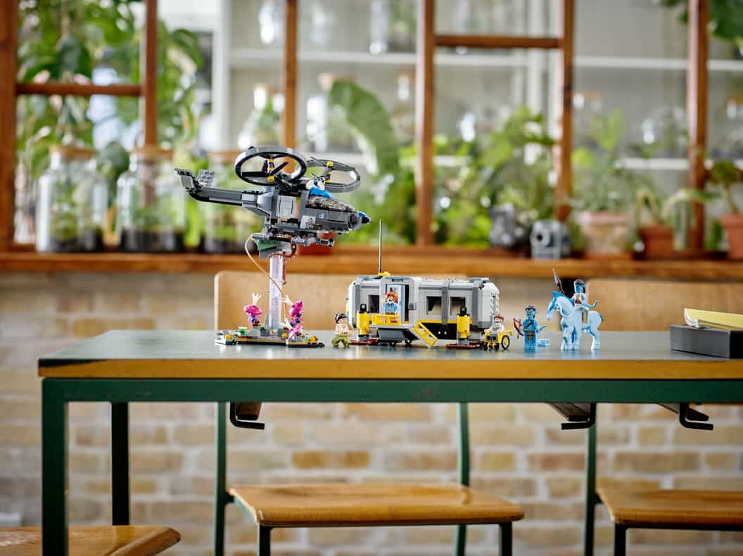 Lifestyle-Bild von LEGO® Avatar Floating Mountains Site 26 & RDA Samson