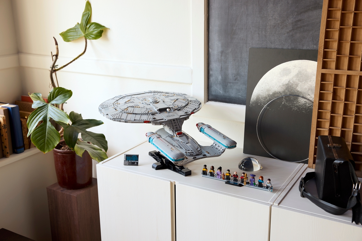 Lego Icons Star Trek U.S..S. Enterprise NCC-1701-D