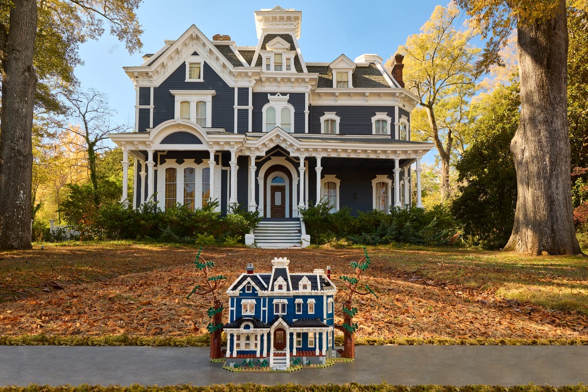 LEGO Icons Stranger Things: The Creel House