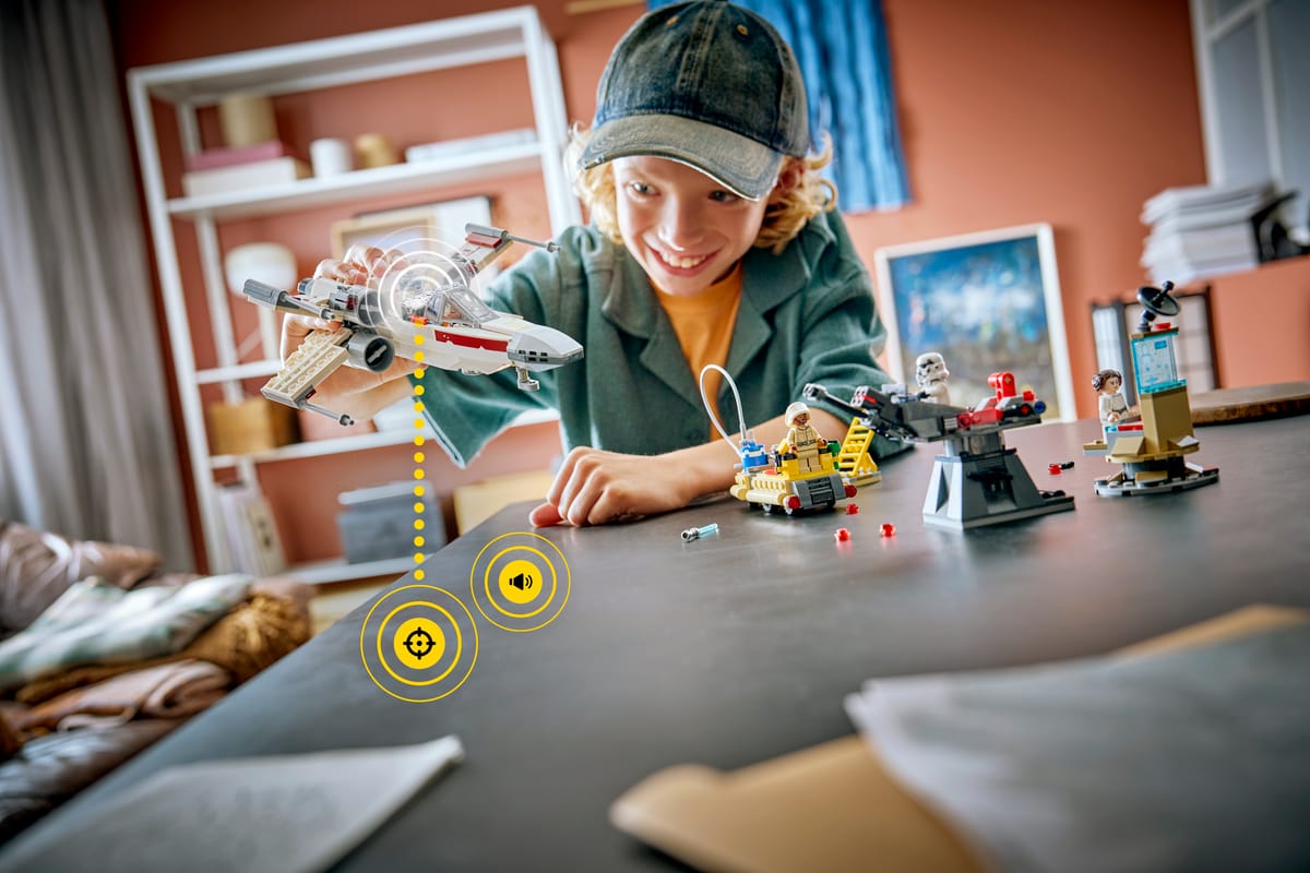 LEGO Star Wars SMART Play: Luke's Red Five X-Wing