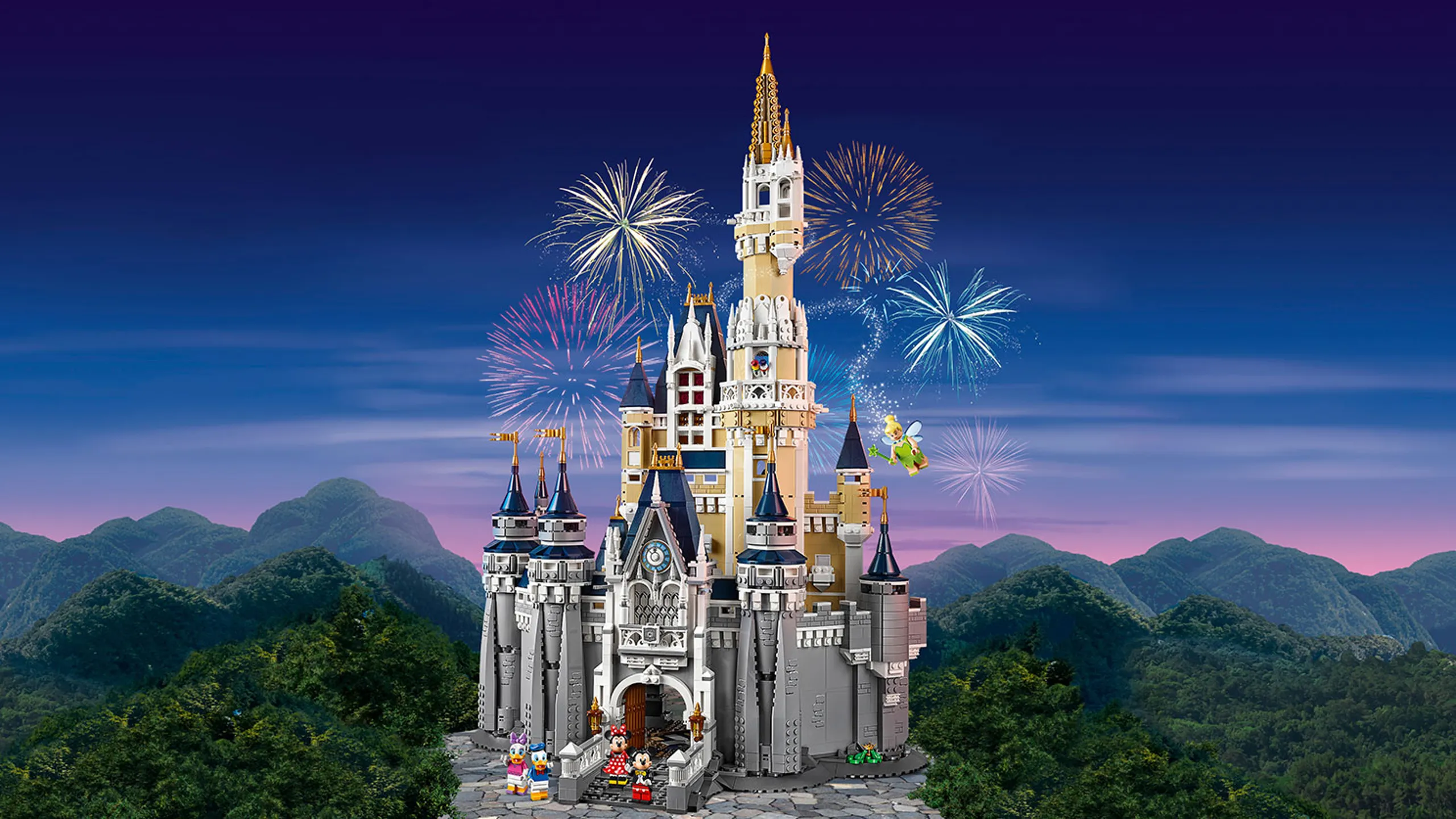 LEGO Disney - 71040 The Disney Castle - Build the legendary Disney Castle with all the towers and spires.
