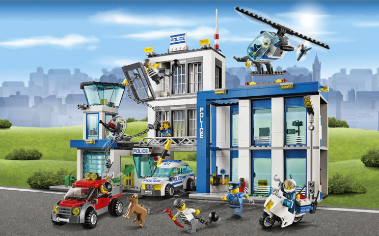 LEGO City Police station, vehicles and minifigures - Police Station 60047