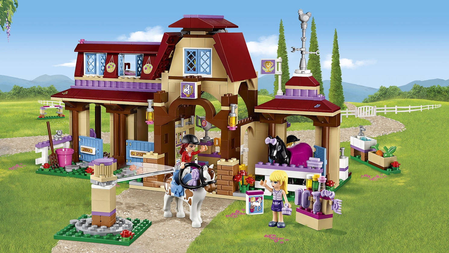 LEGO Friends - 41126 Heartlake Riding Club - Help Mia and Stephanie train and groom the horses at the riding club.