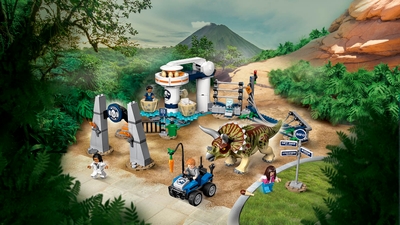 LEGO Jurassic World 75937 Triceratops' Rampage