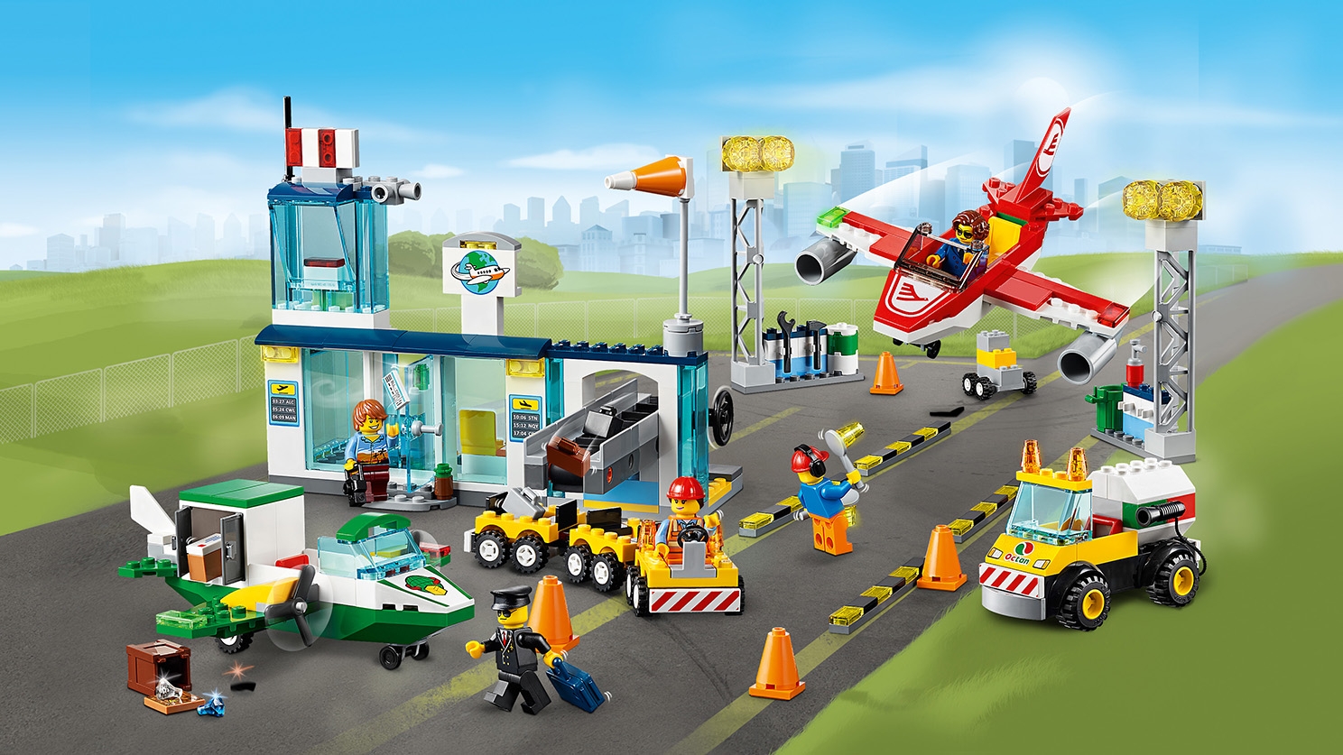 LEGO Juniors - 10764 City Central Airport - Welcome to the busy airport! Airport workers transport the luggage, refuel planes with a special truck, place cones to show the planes where to land and much more.