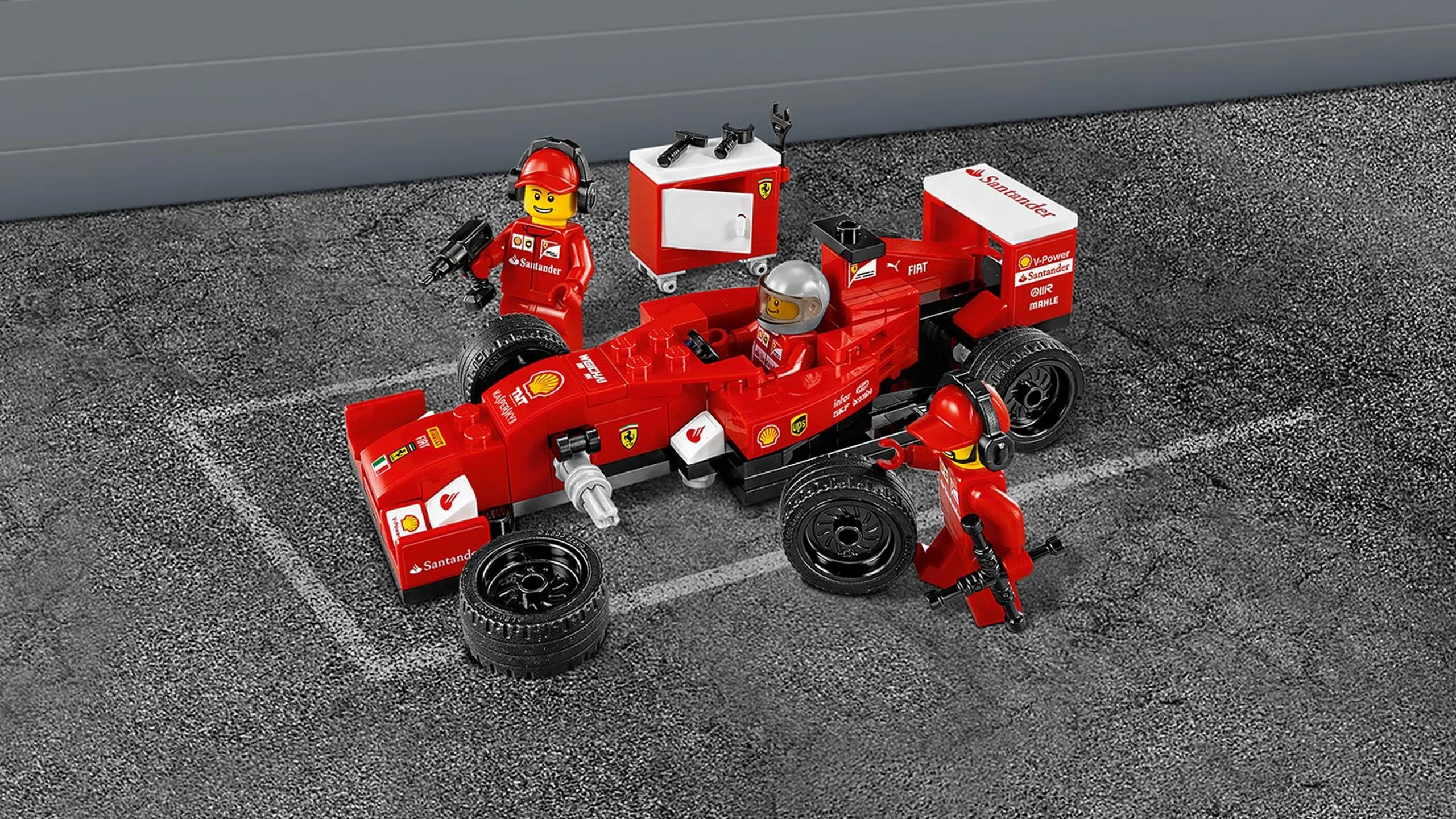 F14 T & Scuderia Ferrari Truck - Videos - LEGO.com for kids