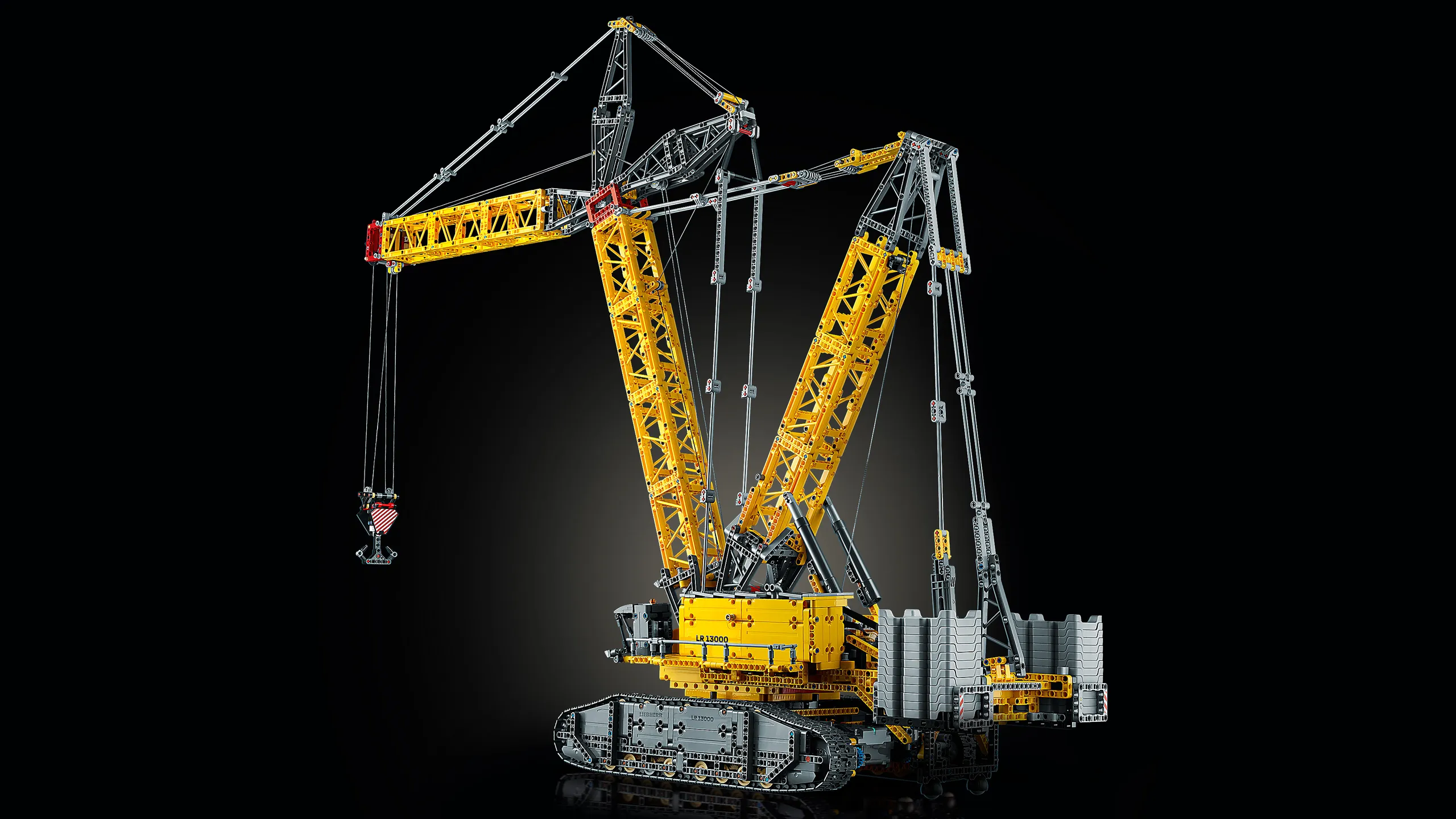 Liebherr Crawler Crane LR 13000 - Videos - LEGO.com for kids