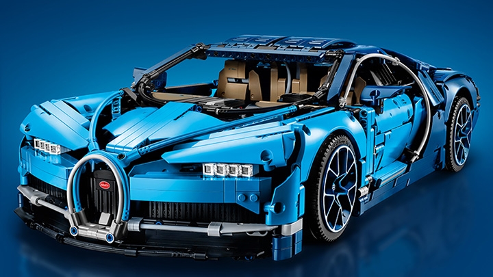 LEGO Technic - 42083 Bugatti Chiron - Race off in this aerodynamic, detailed, black and blue race car!