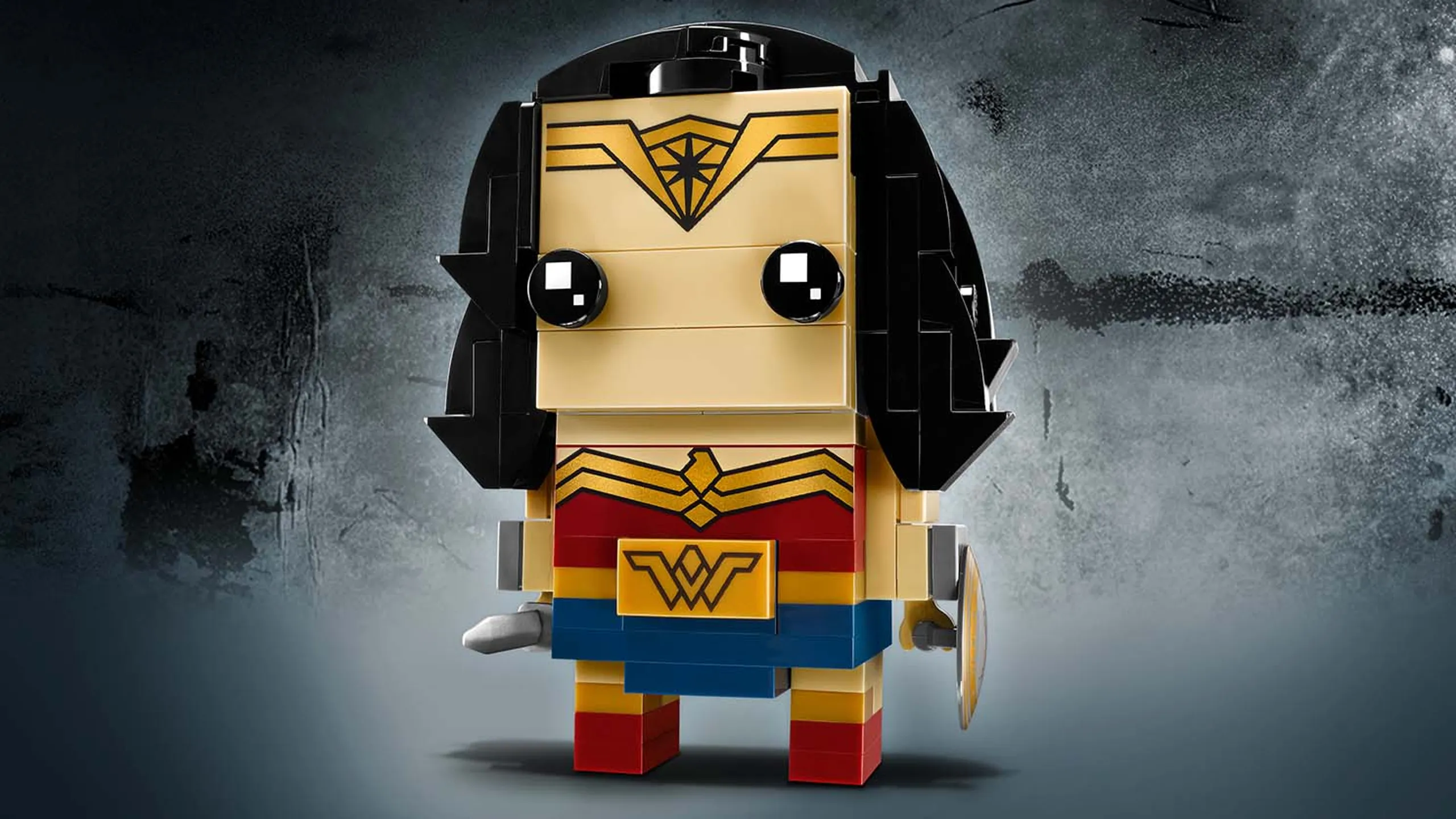 LEGO Brickheadz Wonder Woman - 41599 - Build the Brickheadz version of the amazonian warrior Wonder Woman from the Justice League movie.