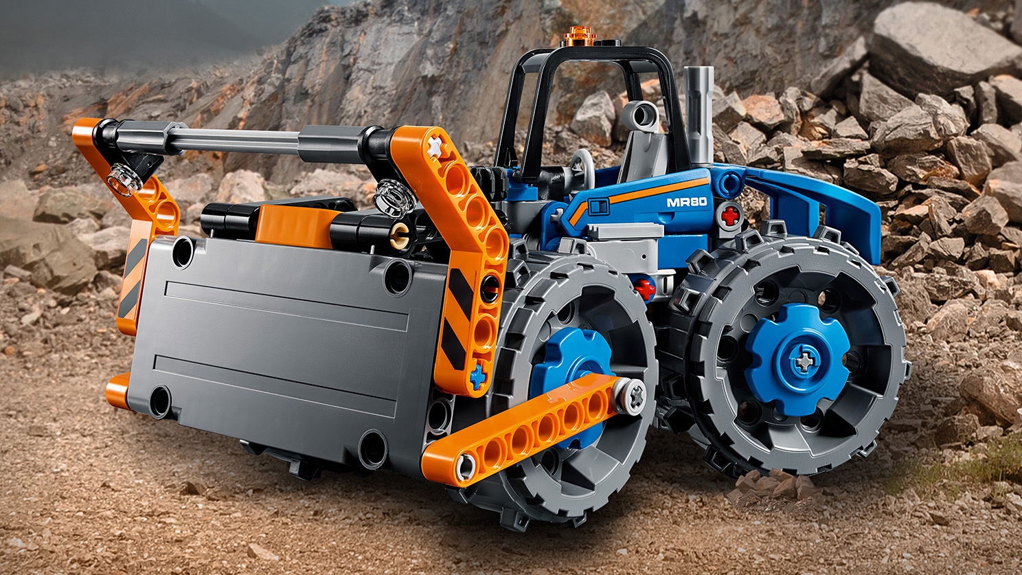 LEGO Technic - 42071 Dozer Compactor - Experience power in design with this vehicle, featuring a driver’s cab, huge blade and massive compactor wheels.