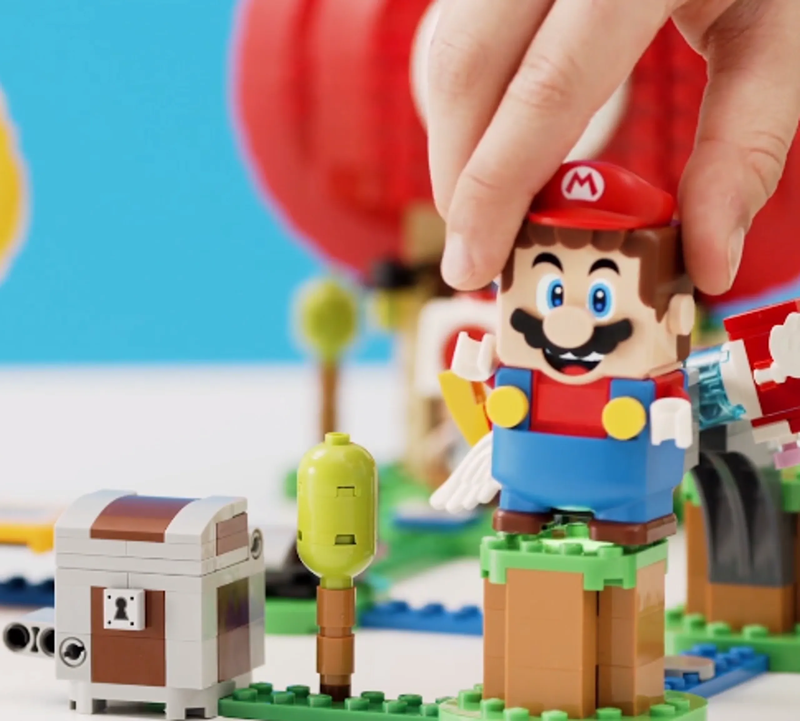 The Lego Super Mario set is way more awesome than it needs to be【Video】