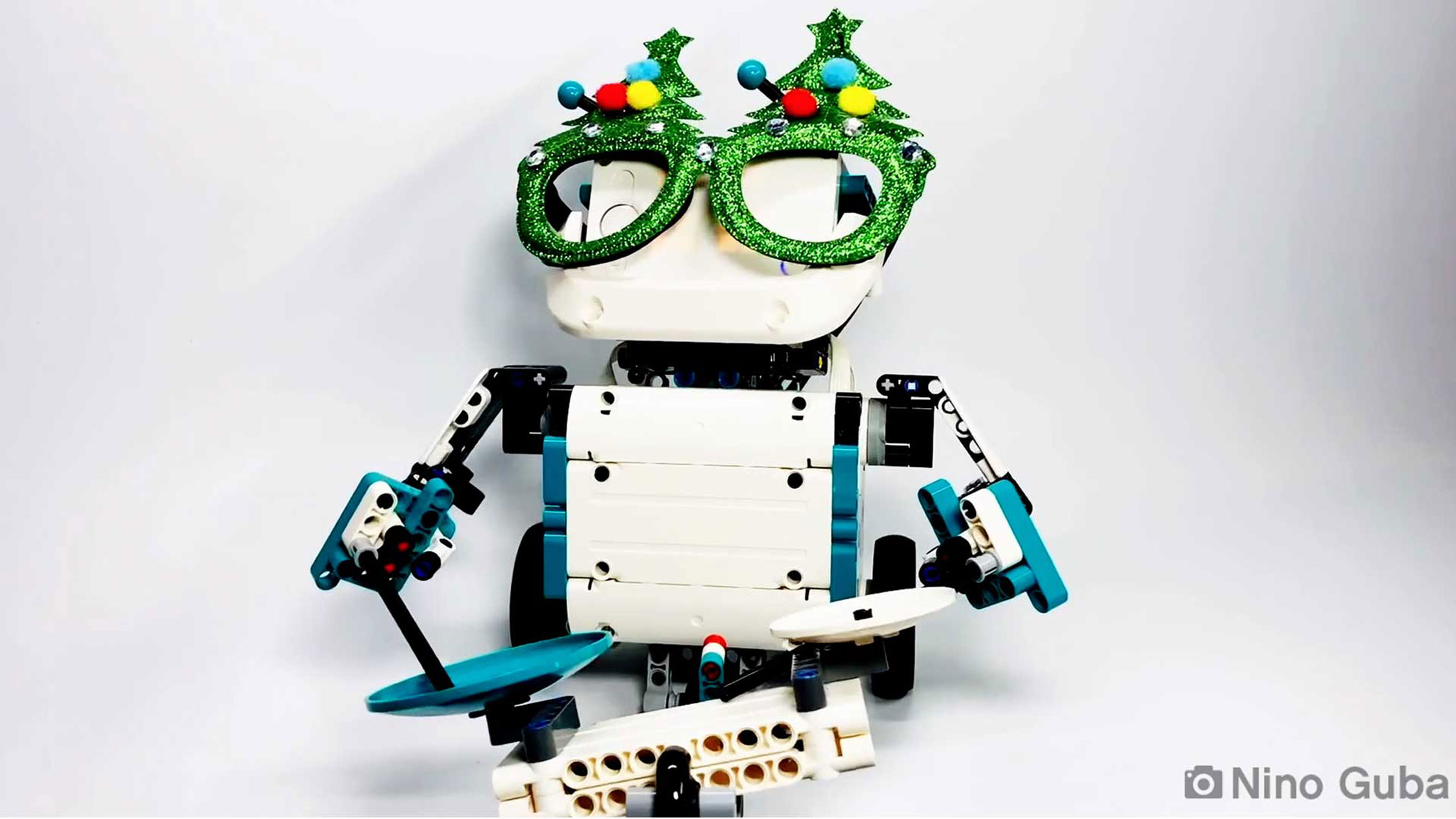 1. EV3MEG - ROBOT MAK3R STUDIO - LEGO® MINDSTORMS® Videos LEGO.com for kids