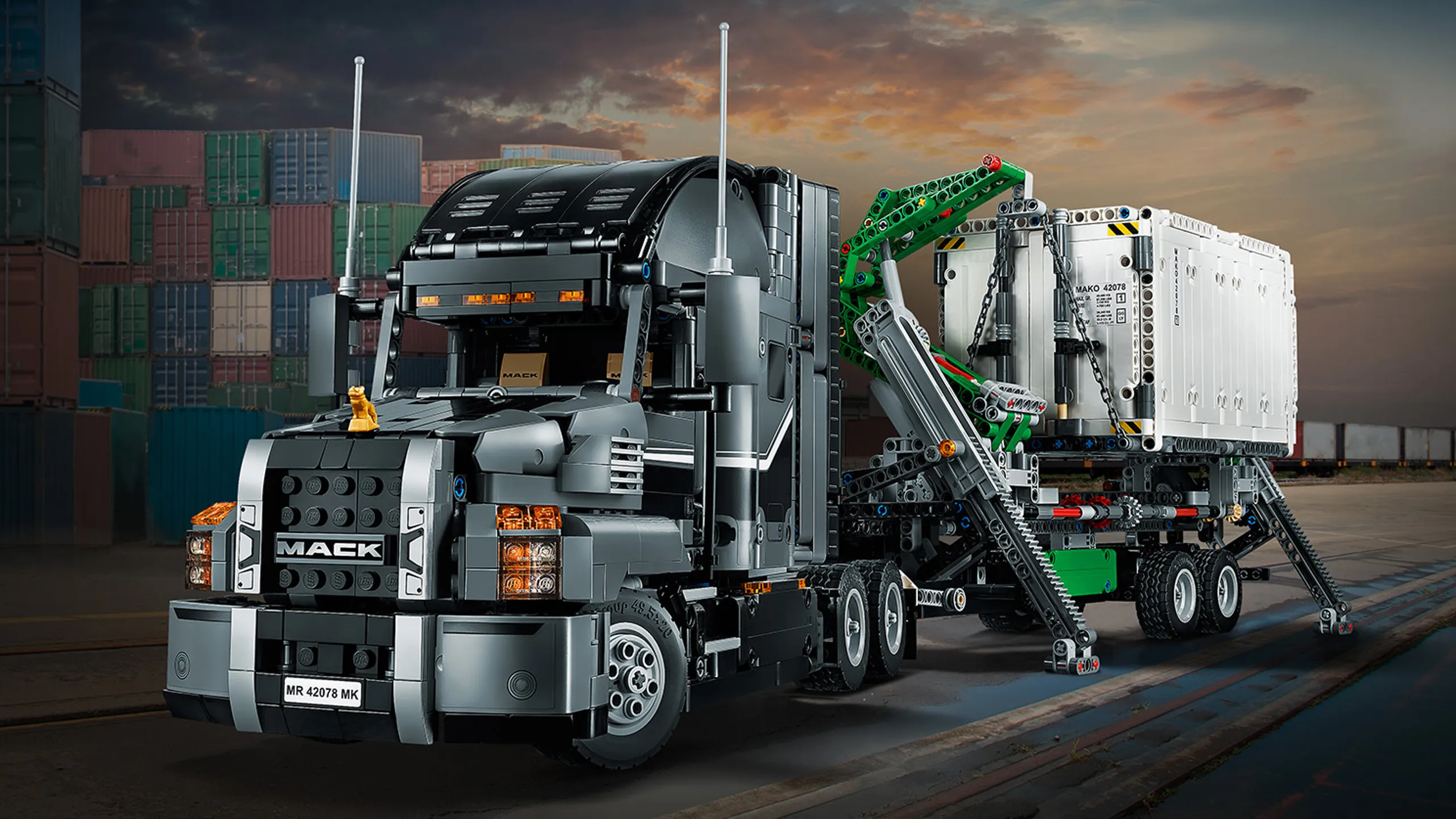 LEGO Technic - 42078 Mack Anthem - This replica is developed with Mack Trucks Inc. and has an array of detailed features: detailed drivers cab with steering wheel and detailed dashboard, sun visors and much more!