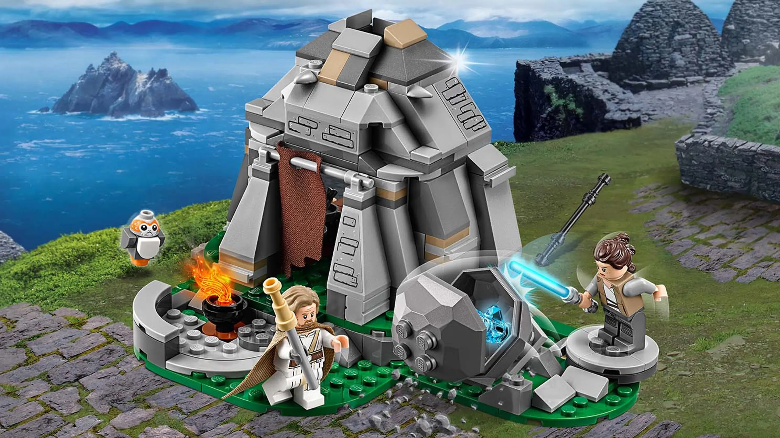 LEGO Star Wars Ahch-To Island™ Training - 75200 - Rey is training her Lightsaber skills at the Ahch-To Island.