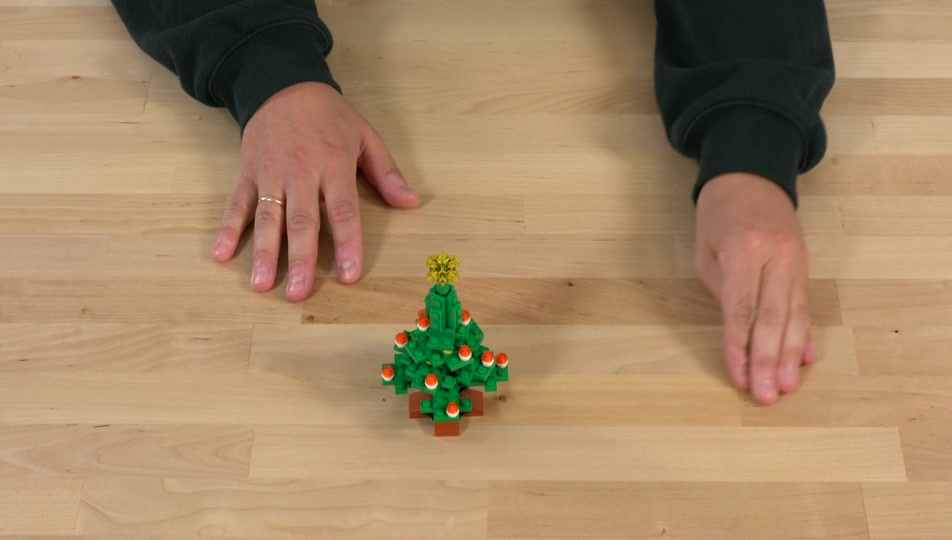 How To: Build A LEGO Christmas Tree