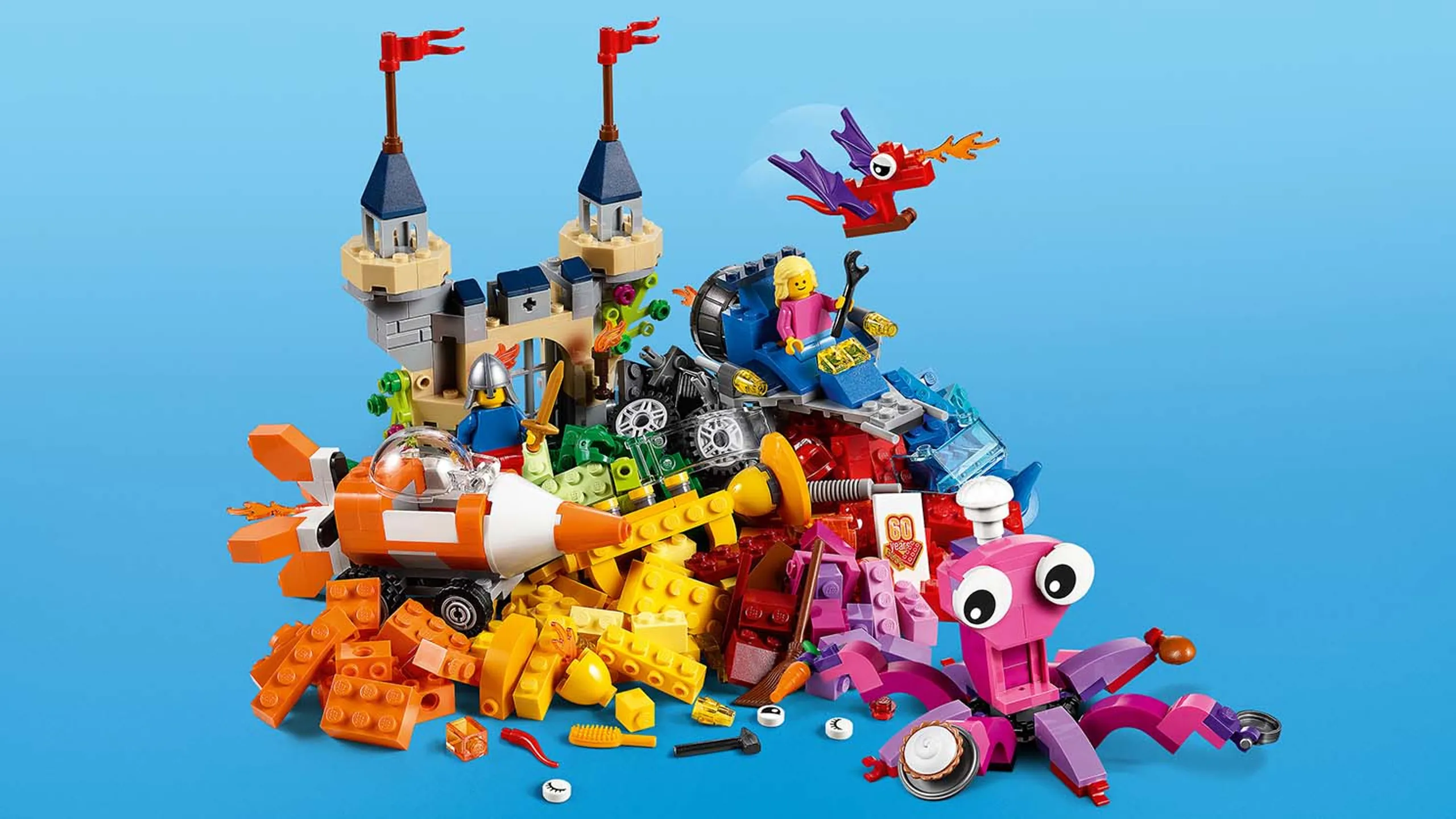 LEGO Classic Ocean's Bottom - 10404 - Pile of bricks with castle, dragon and happy pink monster