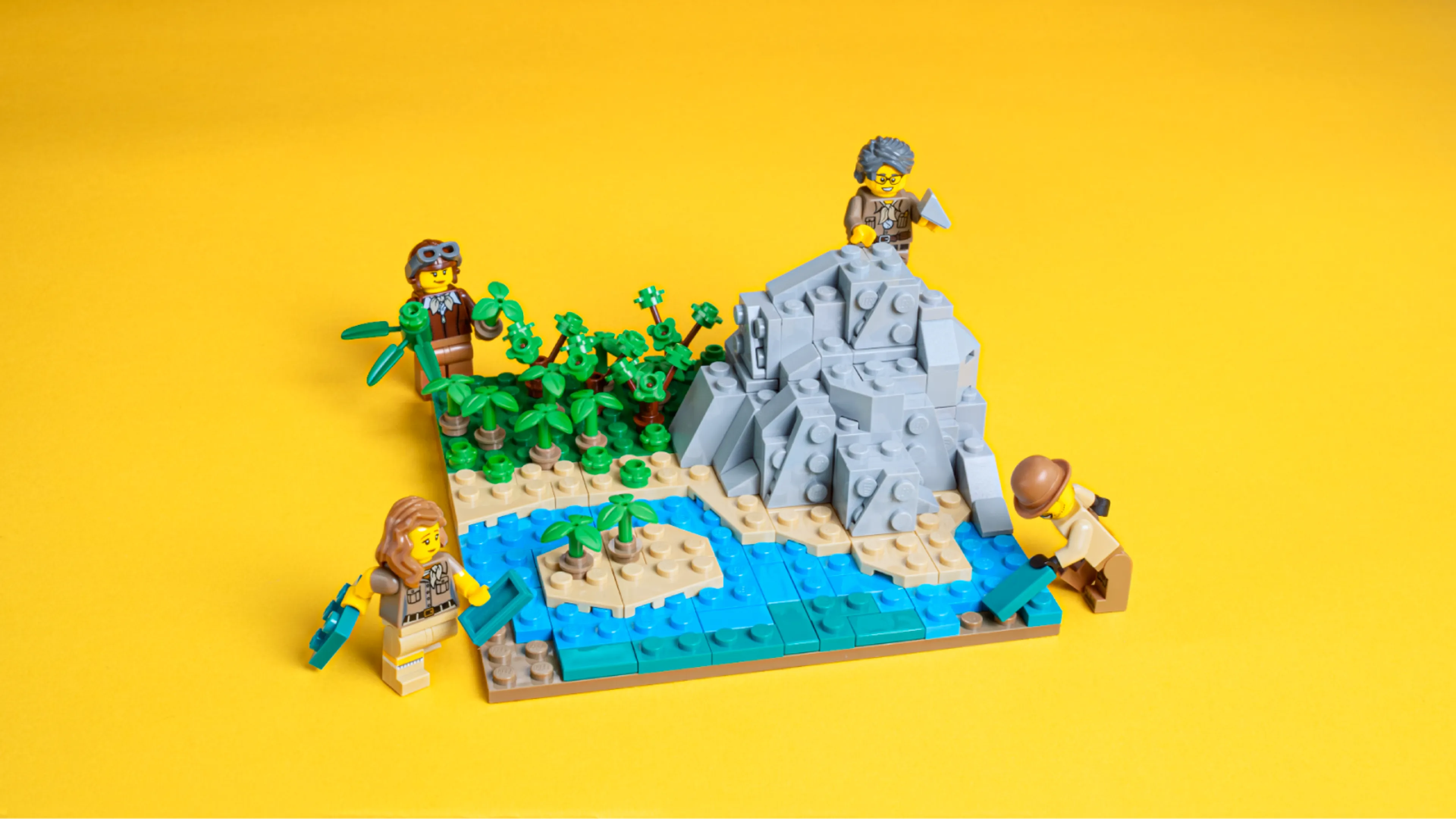 Minifigures finishing up a LEGO map