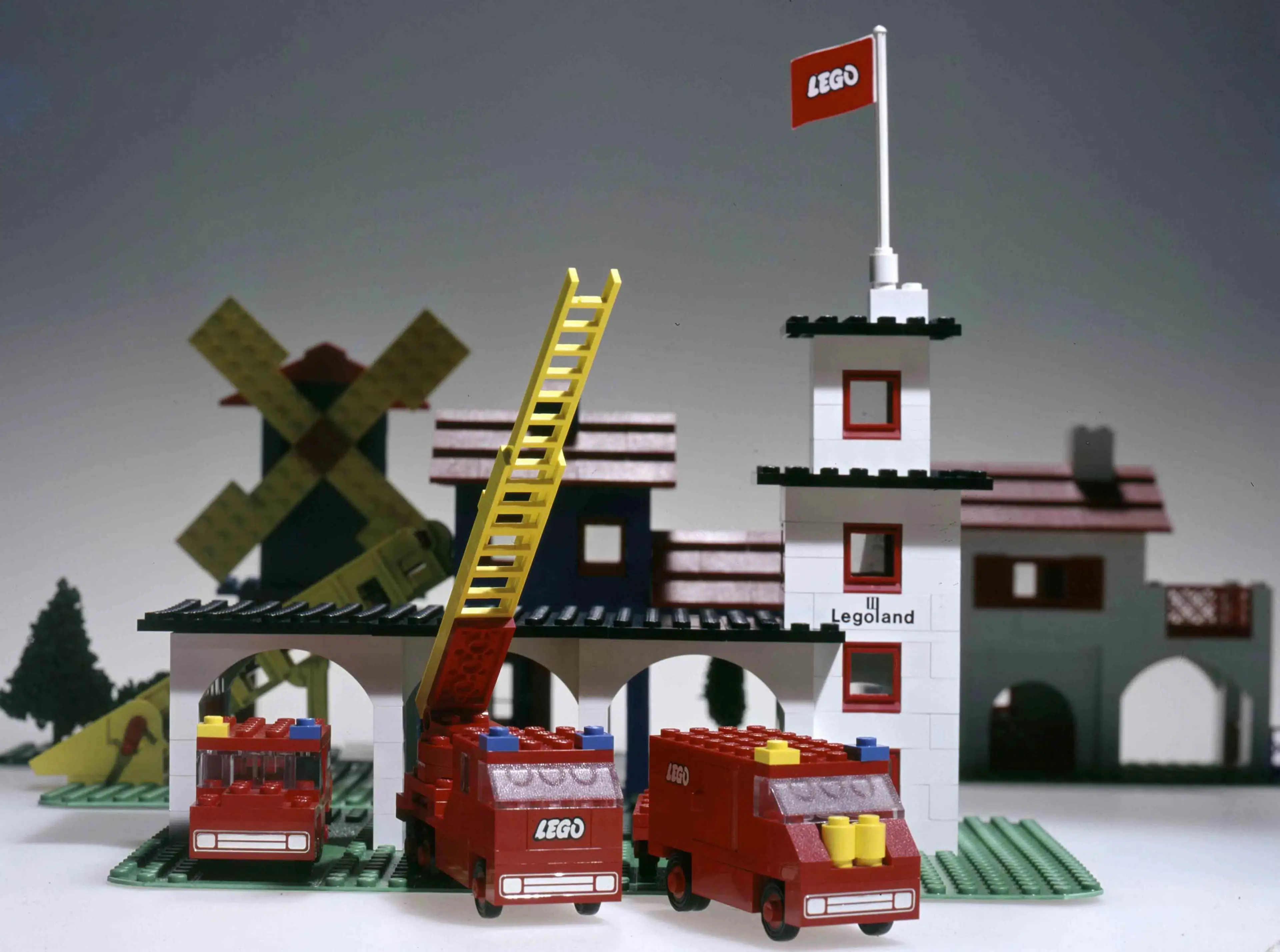 a LEGO firestation from the early 1970s
