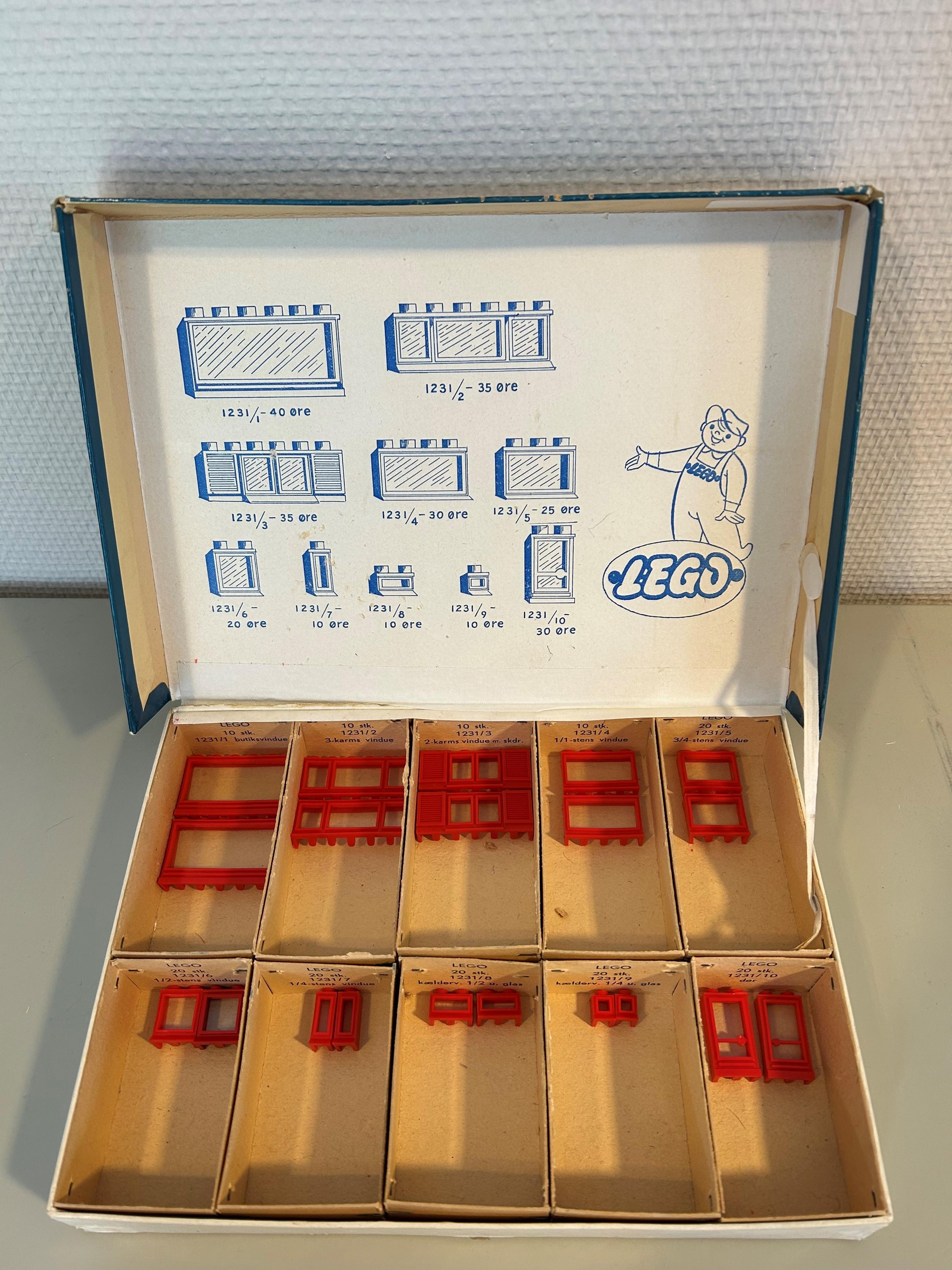 Shopwindow, 10 pcs. | LEGO® History | LEGO.com US