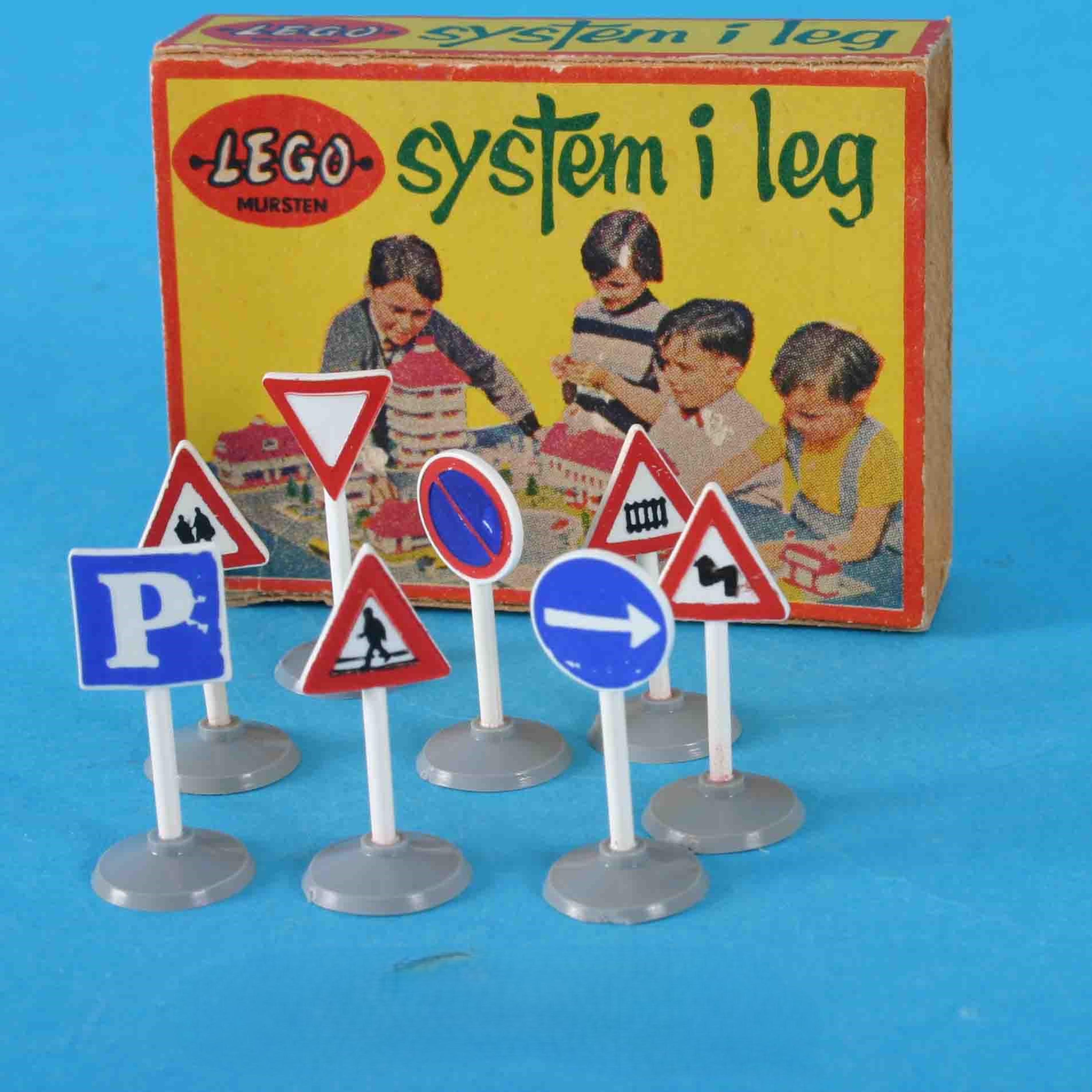 Traffic Signs II | LEGO® History | LEGO.com FI