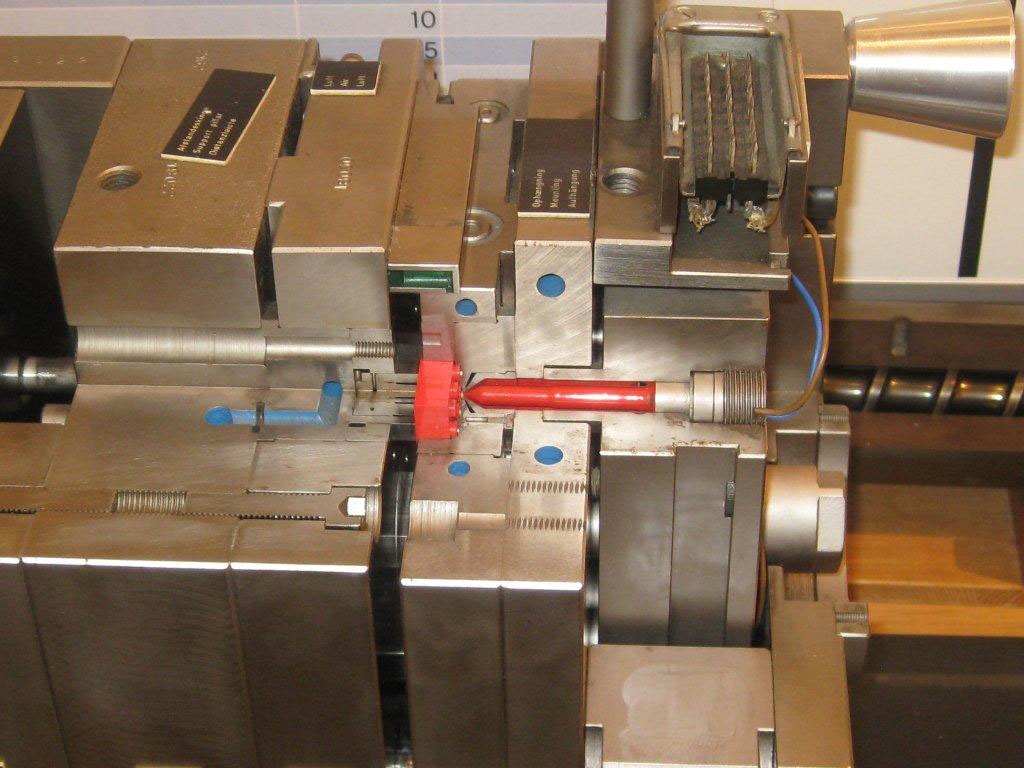 LEGO Hot Runner education mold