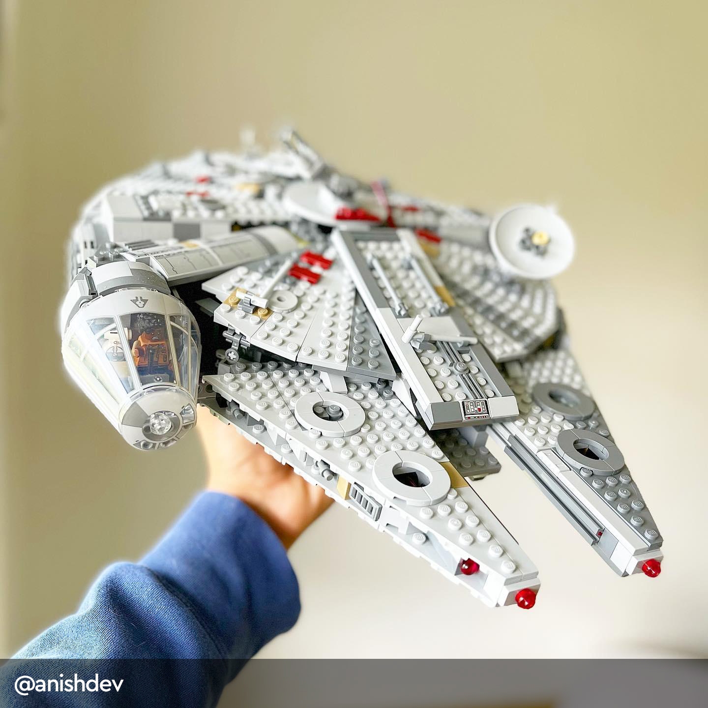 Millennium Falcon™ 75192 | Star Wars™ | Buy online at the Official LEGO® CA