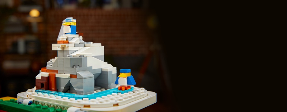 Official LEGO image of interior levels in Super Mario 64 Question Mark Block 71395