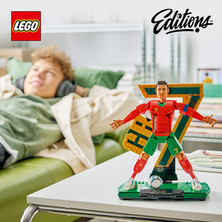 Cristiano Ronaldo – Soccer Legend 43016 | LEGO® Editions | Buy