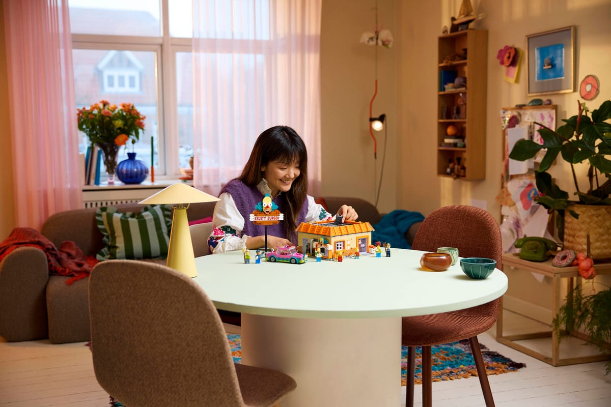 Official LEGO lifestyle image of The Simpsons Krusty Burger 10352 from LEGO.com