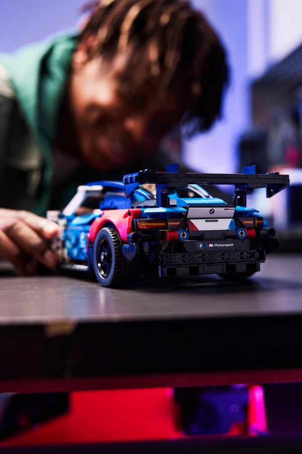 LEGO 42226 Voiture de course BMW M4 GT3 EVO — visuel 8 sur 8