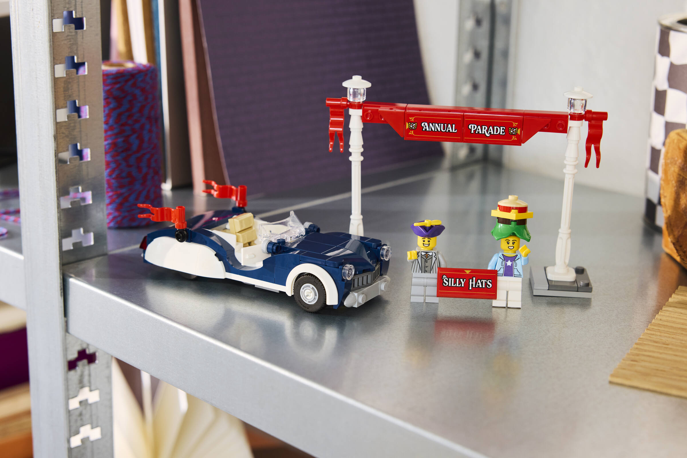 Vintage Parade Car 40913 | LEGO® Icons | Buy online at the