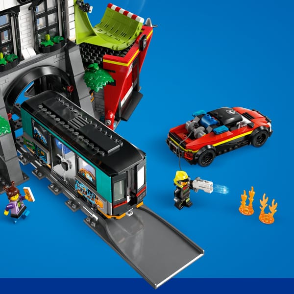 The City Tower 60473 | City | Buy online at the Official LEGO® Shop US