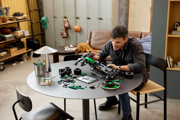Aston Martin Aramco AMR25 F1® Car - Image 11