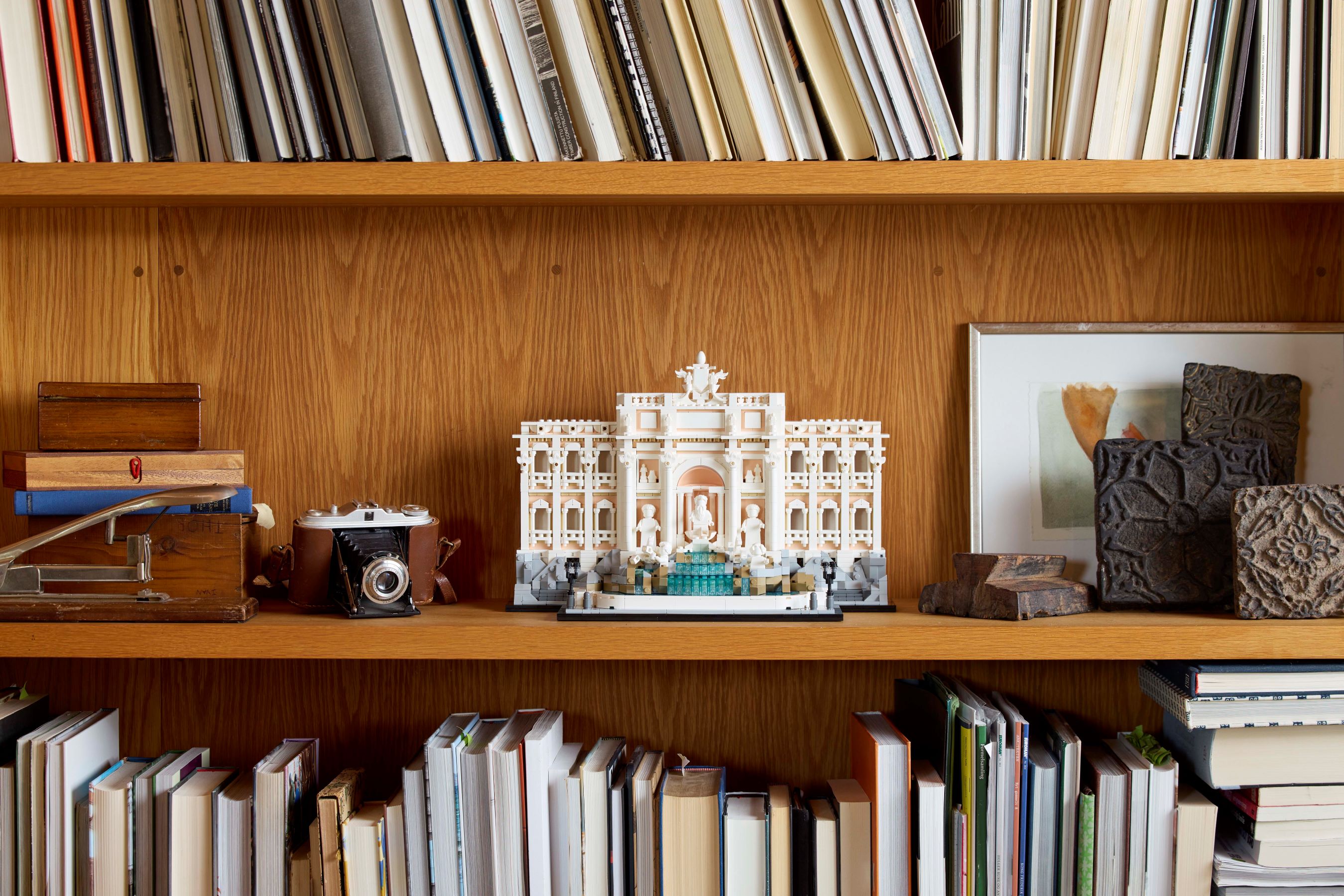 Trevi Fountain 21062 | Architecture | Buy online at the Official