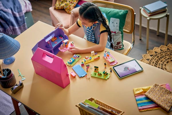 Creative Dollhouse Suitcase - Image 13