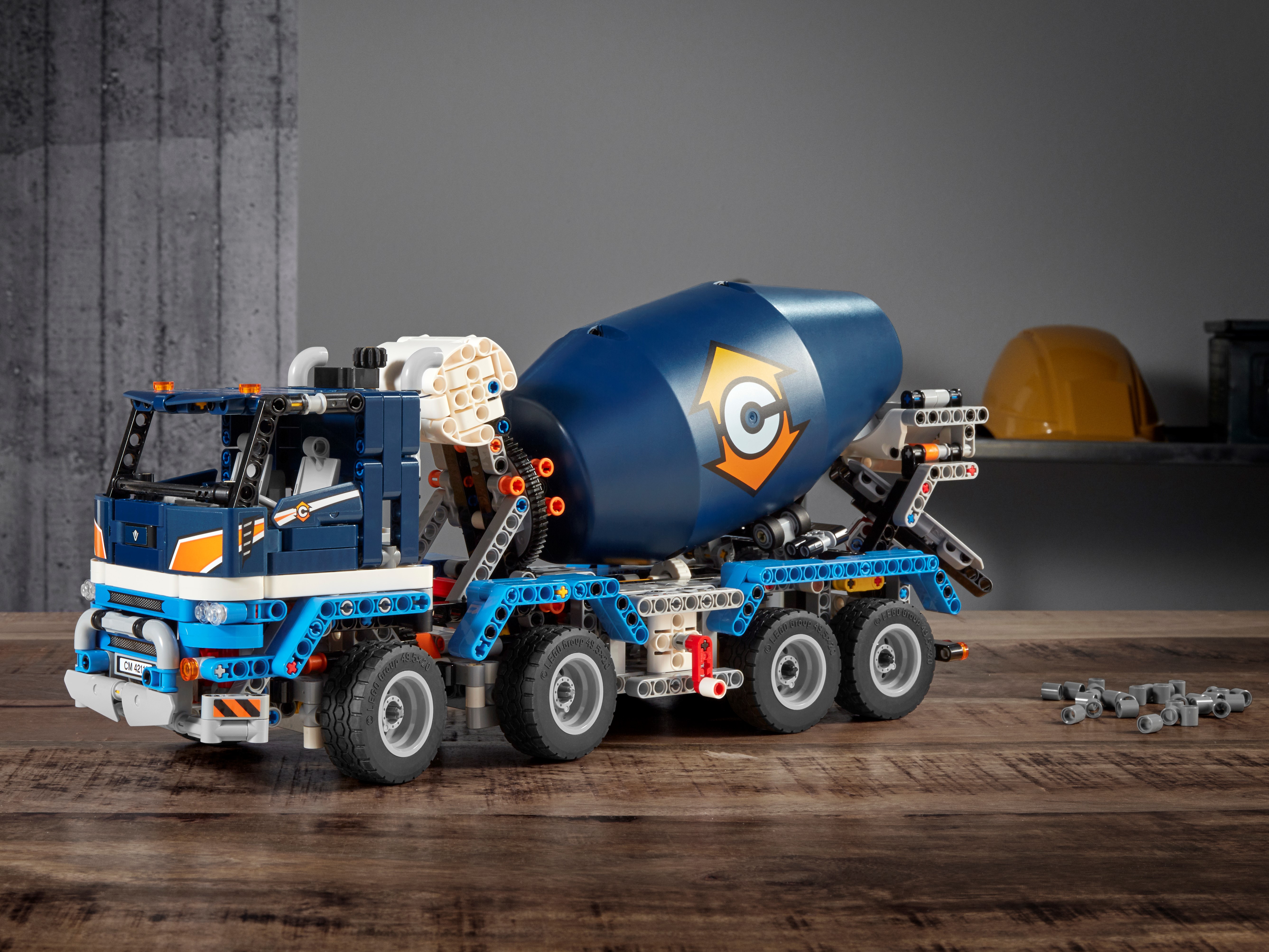 1163 pcs LEGO Technic 42112 Concrete Mixer Truck Age 10
