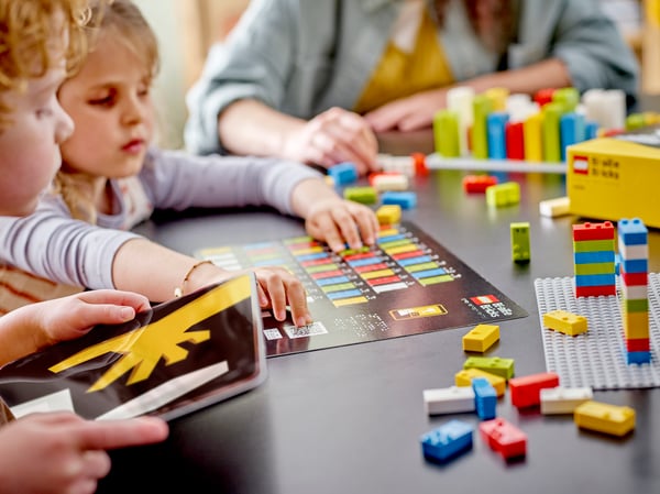 LEGO 40724 Découvrir le braille – Alphabet espagnol — visuel 4 sur 7