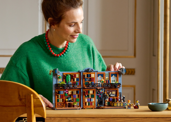 Best LEGO® Arts and Crafts Gifts for the Holidays | Official LEGO