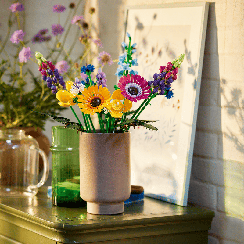 Wildflower Bouquet 10313 | The Botanical Collection | Buy online at the Official LEGO® Shop US