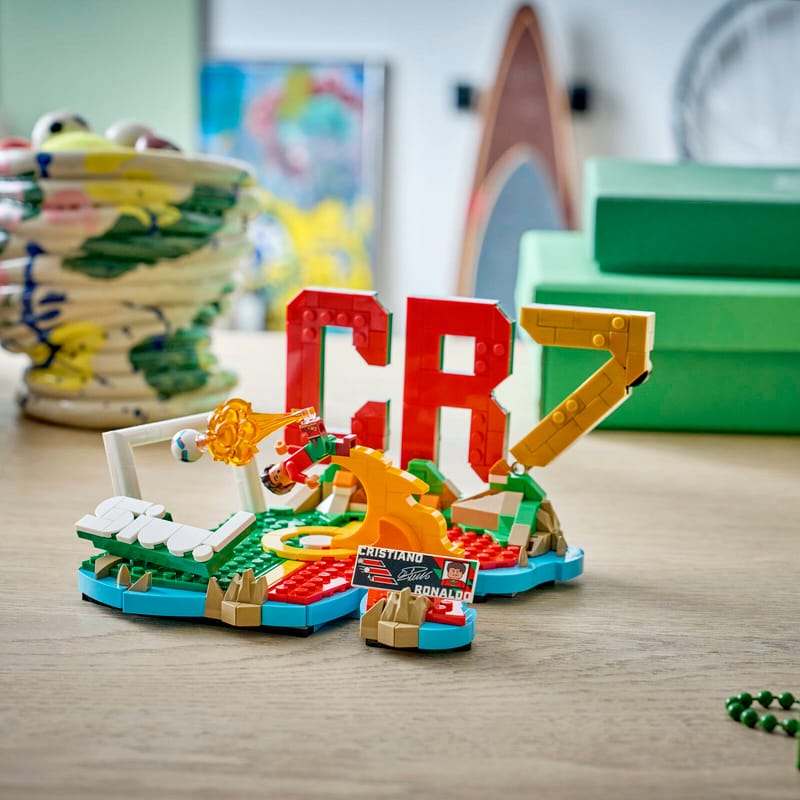 Cristiano Ronaldo – Football Highlights 43012 | LEGO® Editions | Buy online at the Official LEGO® Shop ZA