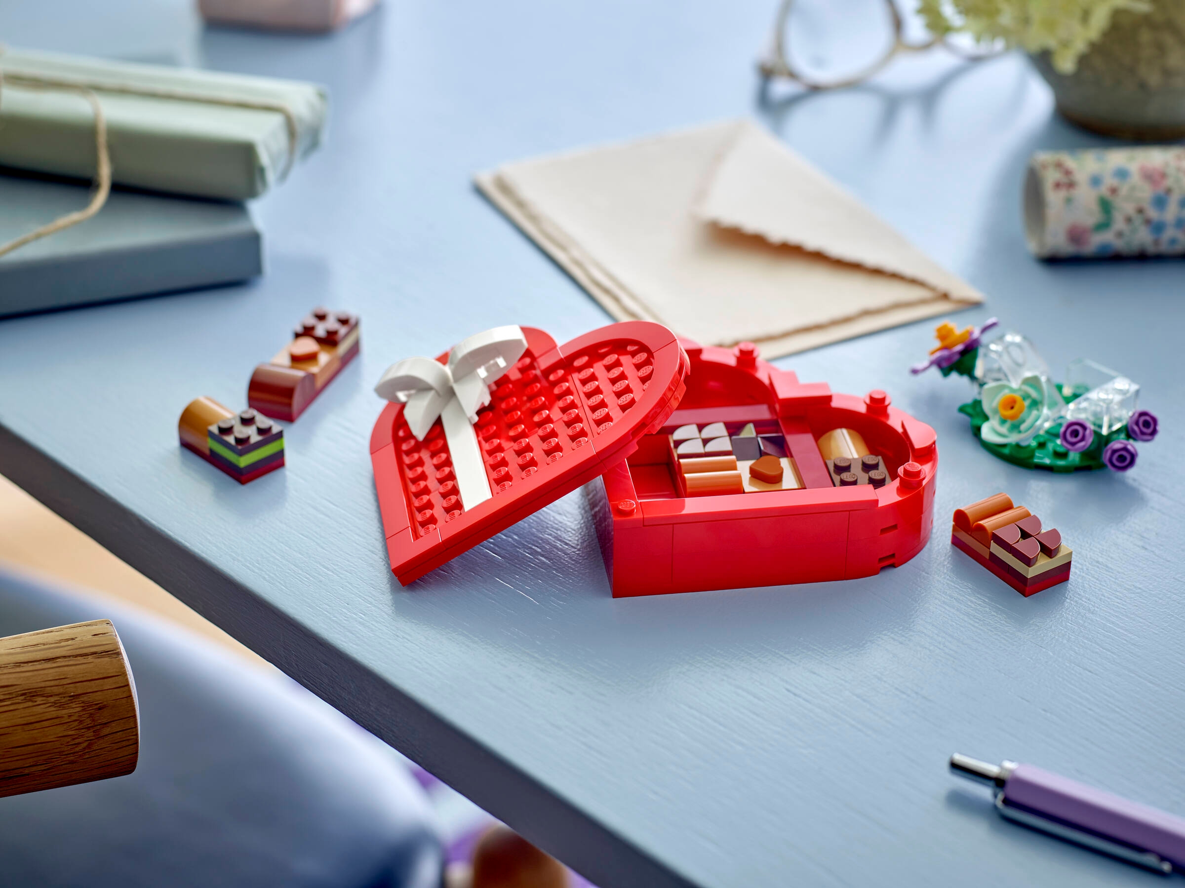 Heart Pink Angel Wings Isolated Arkivillustrasjon 43566586 | Shutterstock, image size:2400x1799