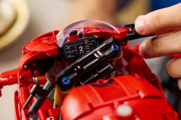 LEGO 42202 La Moto Ducati Panigale V4 S — visuel 8 sur 8