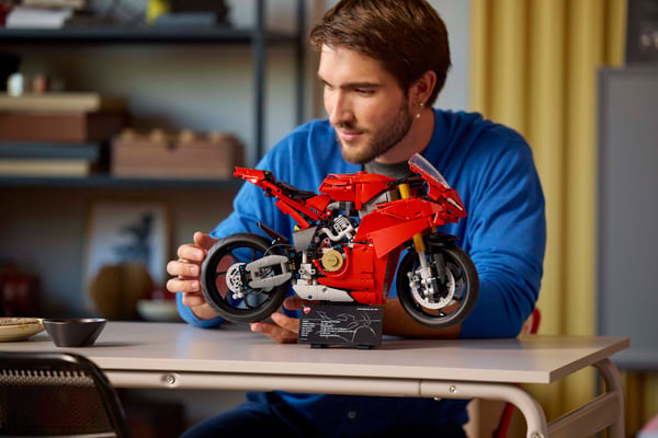 LEGO 42202 La Moto Ducati Panigale V4 S — visuel 6 sur 8