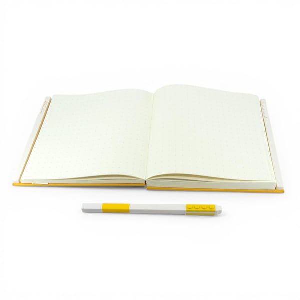 LEGO 5009065 Carnet avec verrou et stylo à encre gel – Jaune — visuel 4 sur 4