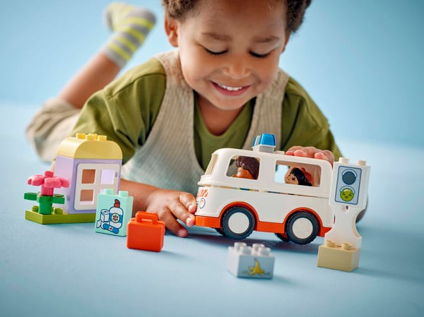LEGO 10447 L’ambulance et le chauffeur — visuel 6 sur 8
