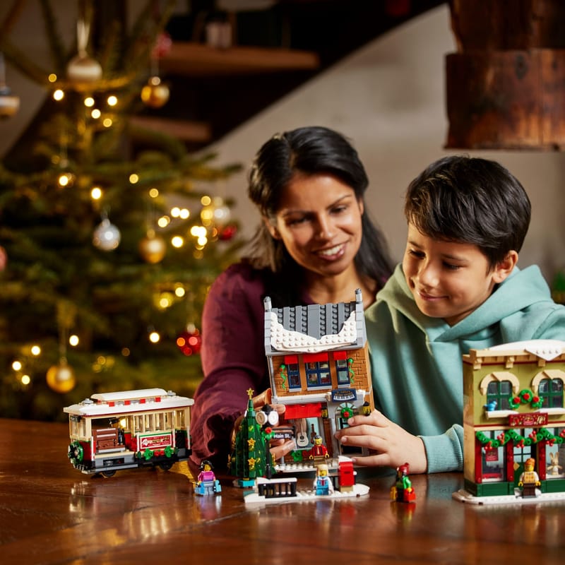 Holiday Main Street 10308 Powered UP Buy online at the