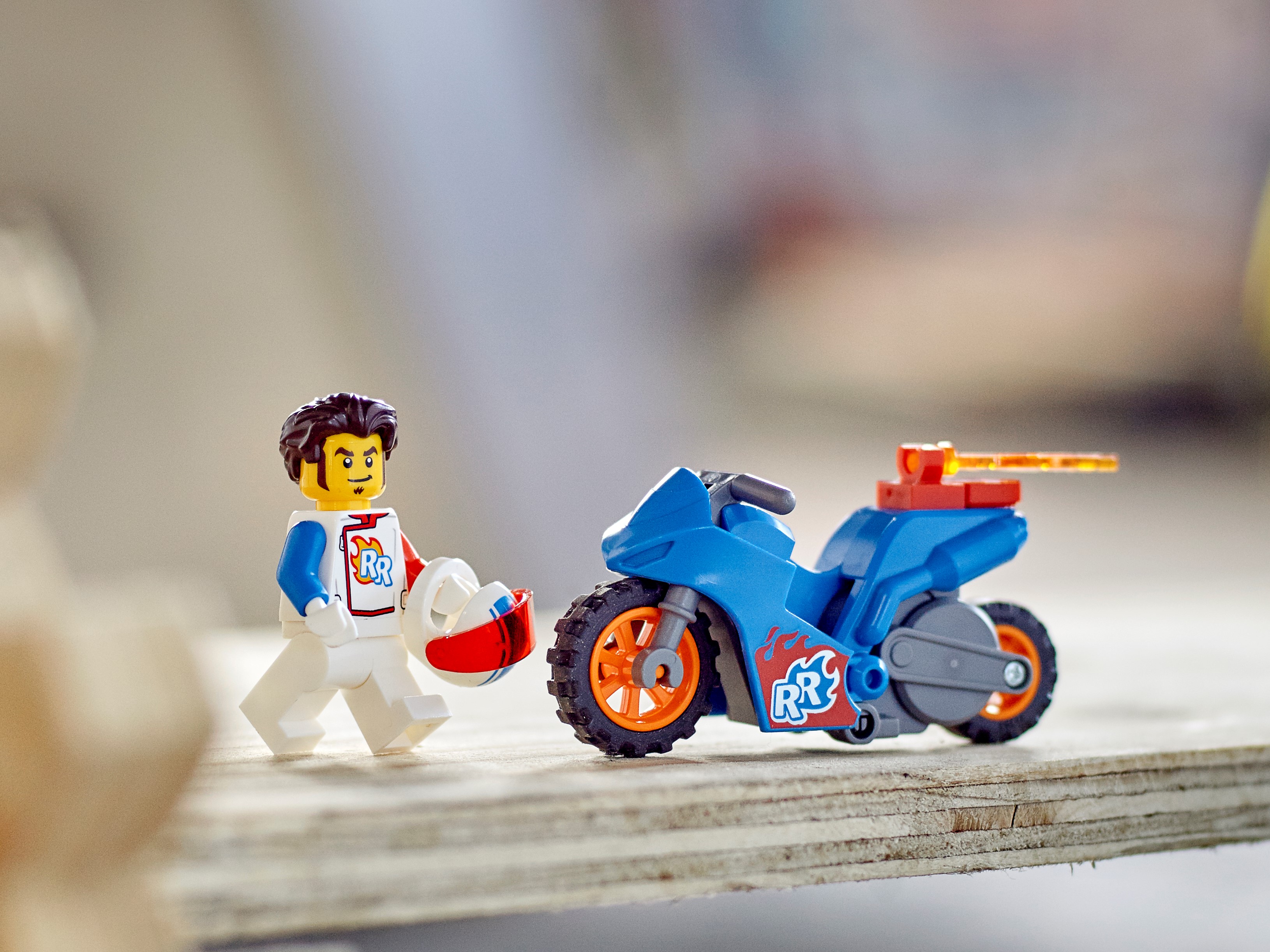 LEGO CITY STUNTZ Stunt Bike Razzo 60298 in offerta 